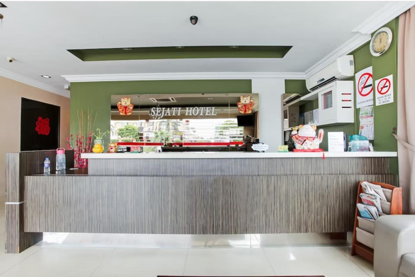 Sejati Hotel Sitiawan Zewnętrze zdjęcie