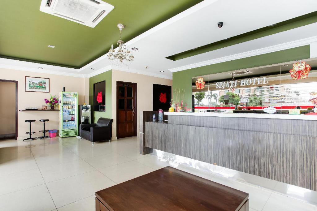 Sejati Hotel Sitiawan Zewnętrze zdjęcie
